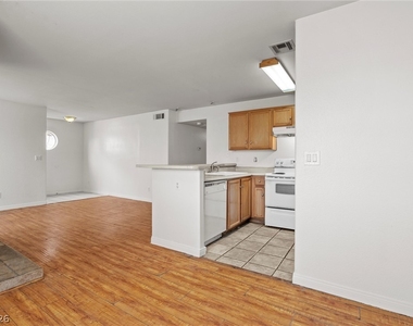 2972 Juniper Hills Boulevard - Photo Thumbnail 4