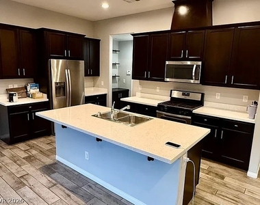 5707 Garriga Drive - Photo Thumbnail 8