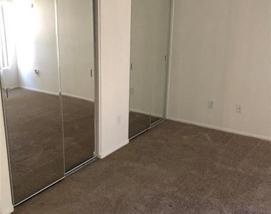 6537 Cape Petrel Street - Photo Thumbnail 4