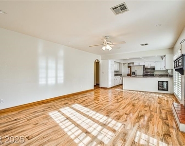 6315 N Park Street - Photo Thumbnail 6