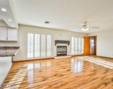 6315 N Park Street - Photo Thumbnail 10