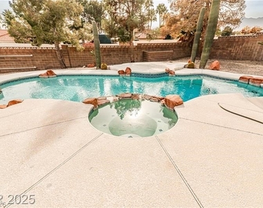 6315 N Park Street - Photo Thumbnail 35