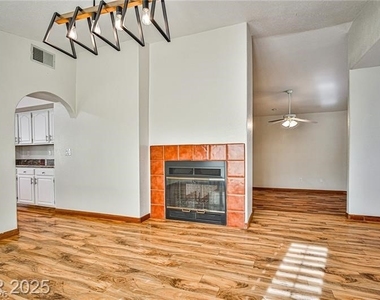 6315 N Park Street - Photo Thumbnail 9