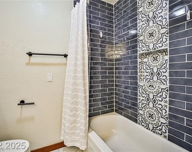6315 N Park Street - Photo Thumbnail 20