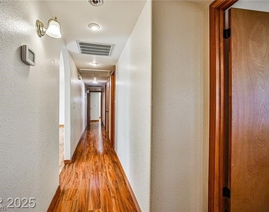 6315 N Park Street - Photo Thumbnail 18