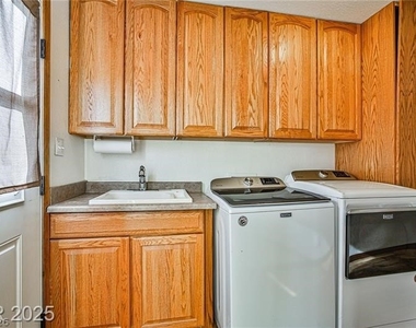 6315 N Park Street - Photo Thumbnail 16