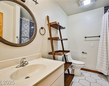 6315 N Park Street - Photo Thumbnail 19