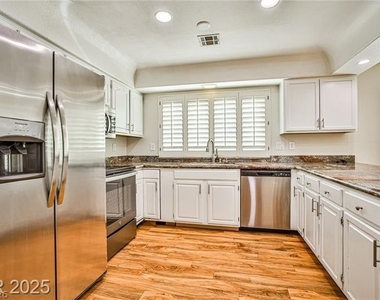 6315 N Park Street - Photo Thumbnail 3