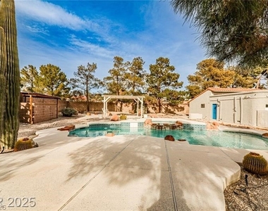 6315 N Park Street - Photo Thumbnail 34