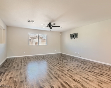 1525 Spiced Wine Avenue - Photo Thumbnail 6