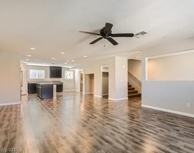 1525 Spiced Wine Avenue - Photo Thumbnail 8