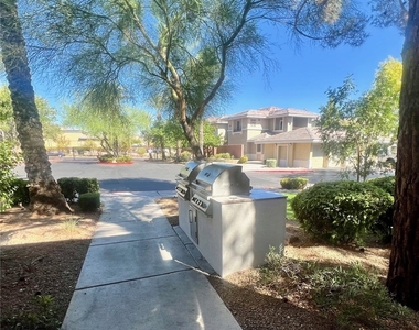 912 Duckhorn Court - Photo Thumbnail 2