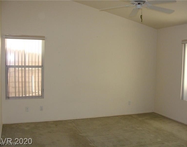 4845 Octavia Way - Photo Thumbnail 10