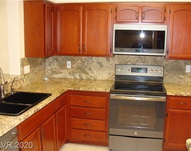 4845 Octavia Way - Photo Thumbnail 11