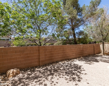 8433 Spencer Canyon Street - Photo Thumbnail 40