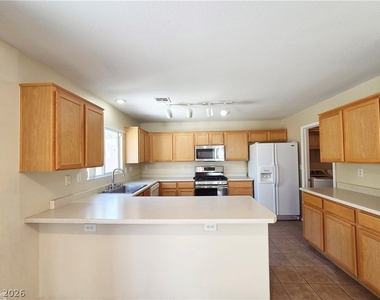 3722 Nestled Oak Avenue - Photo Thumbnail 2