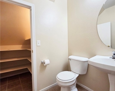 3722 Nestled Oak Avenue - Photo Thumbnail 15