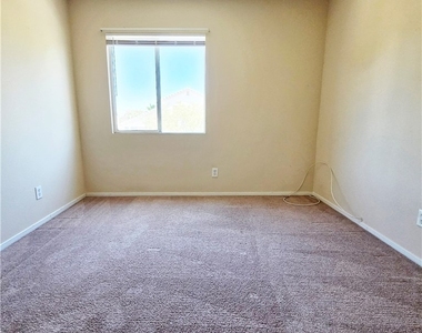 3722 Nestled Oak Avenue - Photo Thumbnail 7