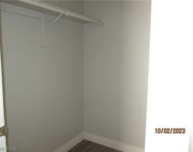 1455 E Katie Avenue - Photo Thumbnail 7