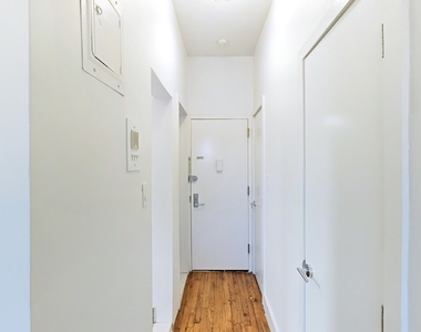 624 East 11th Street - Photo Thumbnail 5