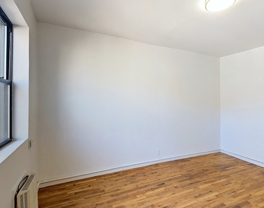 624 East 11th Street - Photo Thumbnail 4