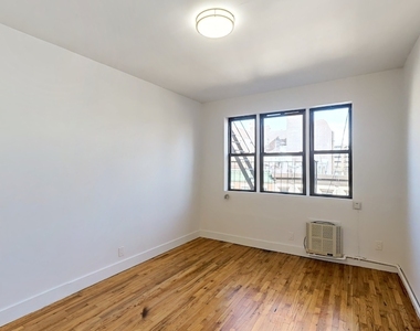 624 East 11th Street - Photo Thumbnail 1