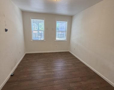 18-79 Woodbine Street - Photo Thumbnail 1