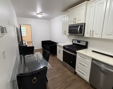 18-79 Woodbine Street - Photo Thumbnail 4