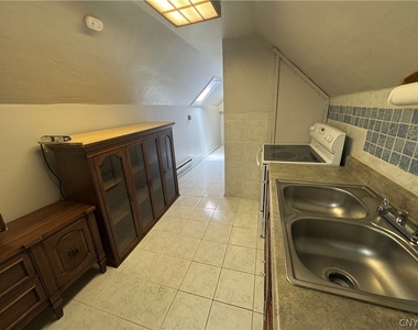 108 Gold Street - Photo Thumbnail 1