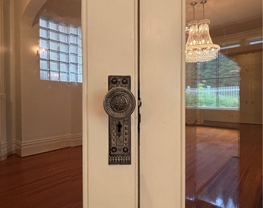201 Pine Street - Photo Thumbnail 8
