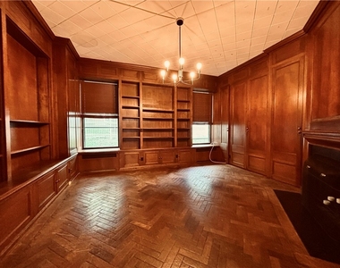 201 Pine Street - Photo Thumbnail 4