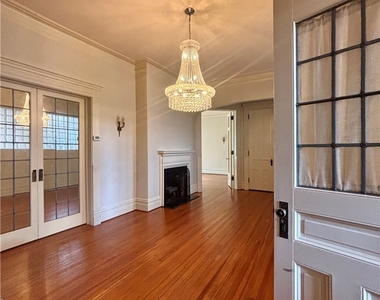 201 Pine Street - Photo Thumbnail 2