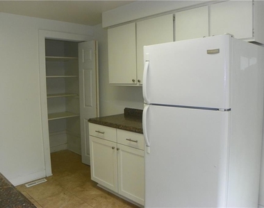 82 Adams Street - Photo Thumbnail 4