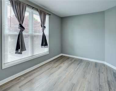 38 Tracy Street - Photo Thumbnail 12