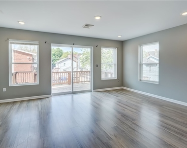 38 Tracy Street - Photo Thumbnail 7