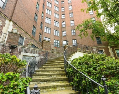 800 West Ferry Street - Photo Thumbnail 11