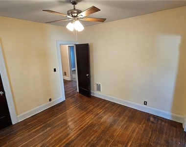 307 Sterling Avenue - Photo Thumbnail 23