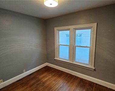 307 Sterling Avenue - Photo Thumbnail 13