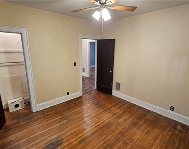 307 Sterling Avenue - Photo Thumbnail 10