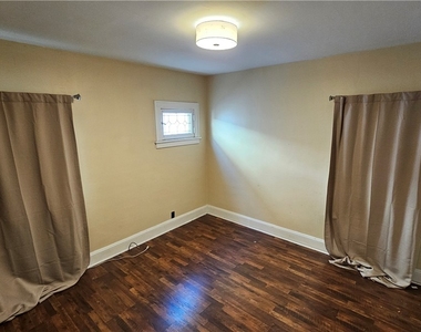 307 Sterling Avenue - Photo Thumbnail 25