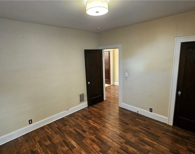 307 Sterling Avenue - Photo Thumbnail 24
