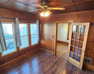 307 Sterling Avenue - Photo Thumbnail 26