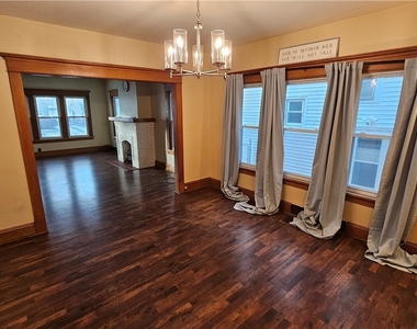 307 Sterling Avenue - Photo Thumbnail 5