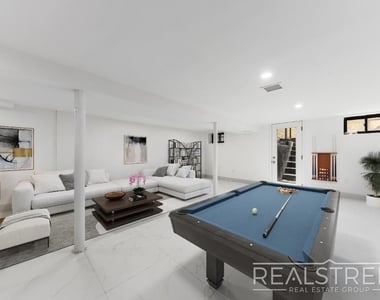 310 Linden St - Photo Thumbnail 4