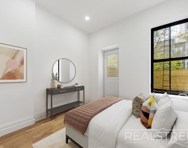 310 Linden St - Photo Thumbnail 9