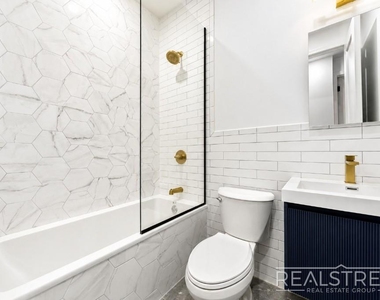 310 Linden St - Photo Thumbnail 6