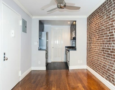 West 53rd Street - Photo Thumbnail 3