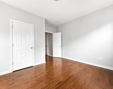 546 Isham Street - Photo Thumbnail 2