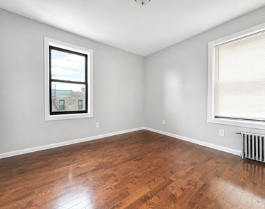 546 Isham Street - Photo Thumbnail 1
