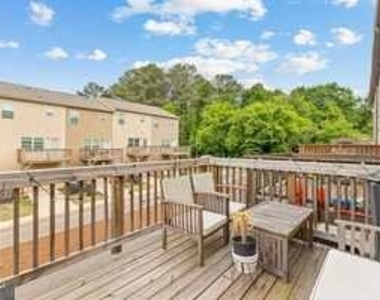 1006 Bayrose Circle - Photo Thumbnail 30
